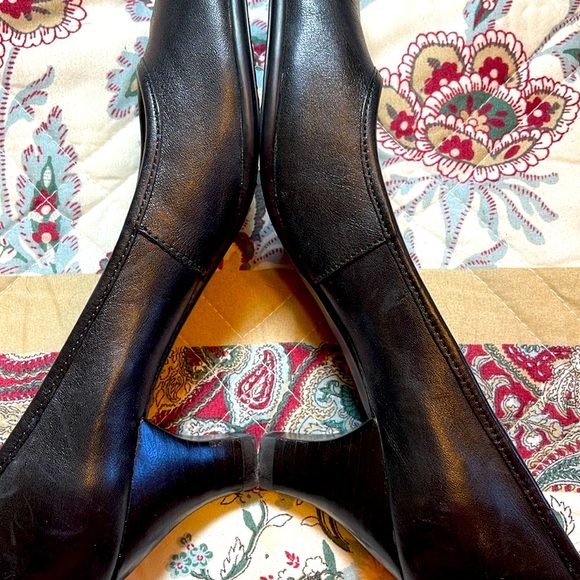 Aerosols Soft Black 2 1/2” Heels Size 8 - Picture 3 of 14